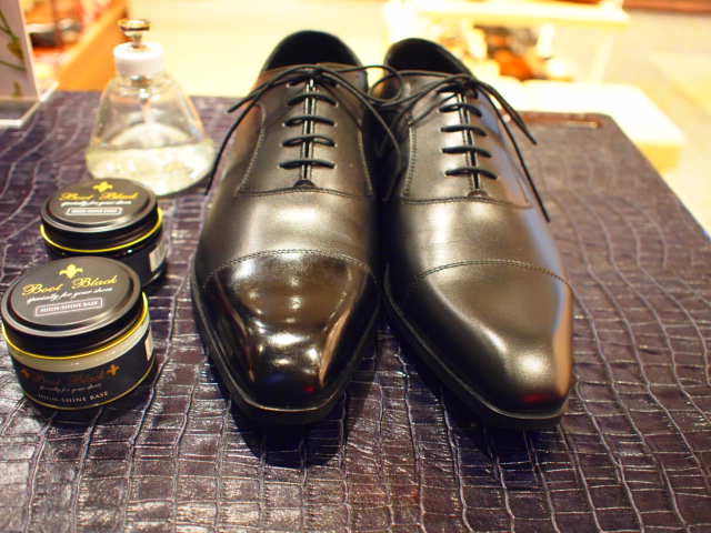 リーガルシューケアステーション 靴磨きのご案内 せんちゅうパル